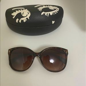 Tahari sunglasses